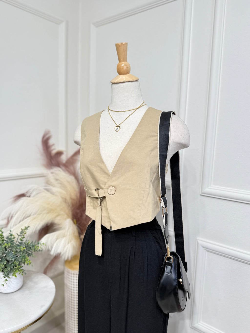 Camel vest