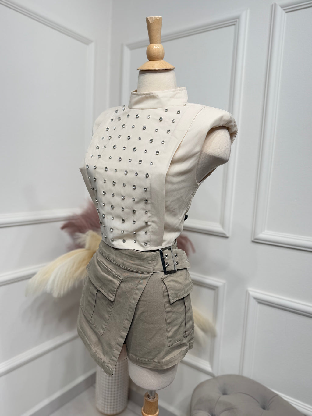 Beige skort