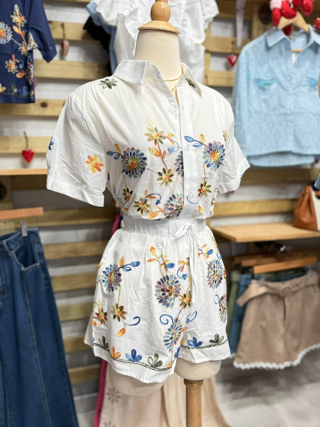 White flower set