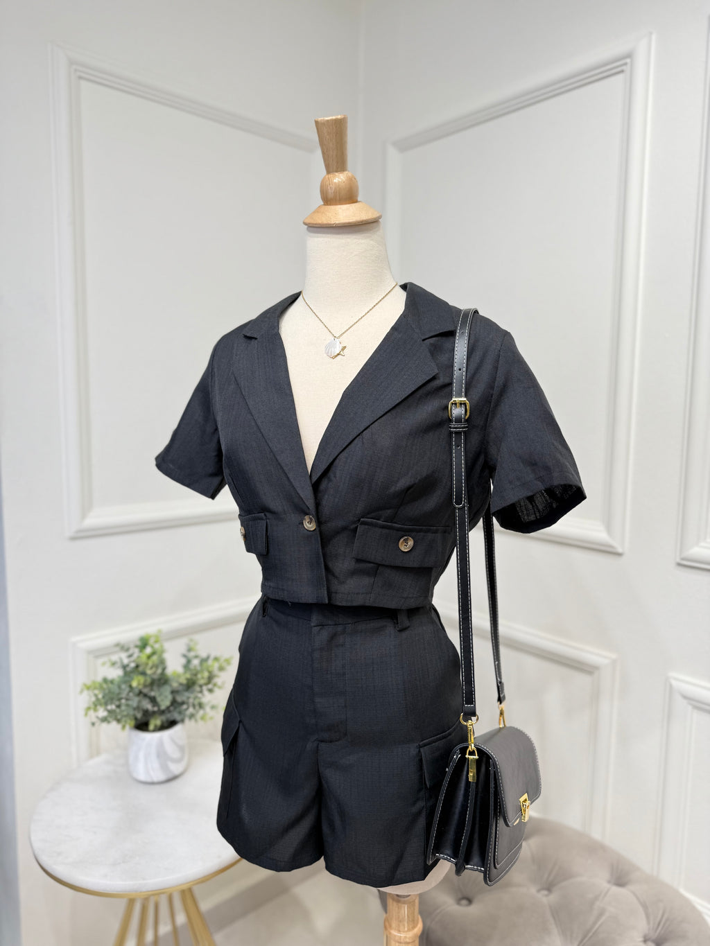Set black