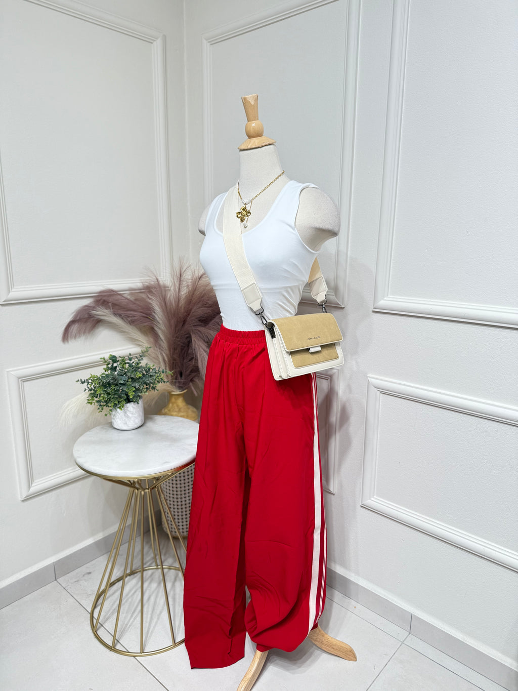 Red pant