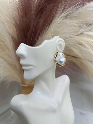 Elegant pearl earrings