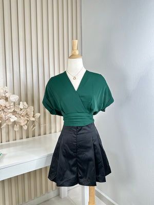 Esmeralda green top