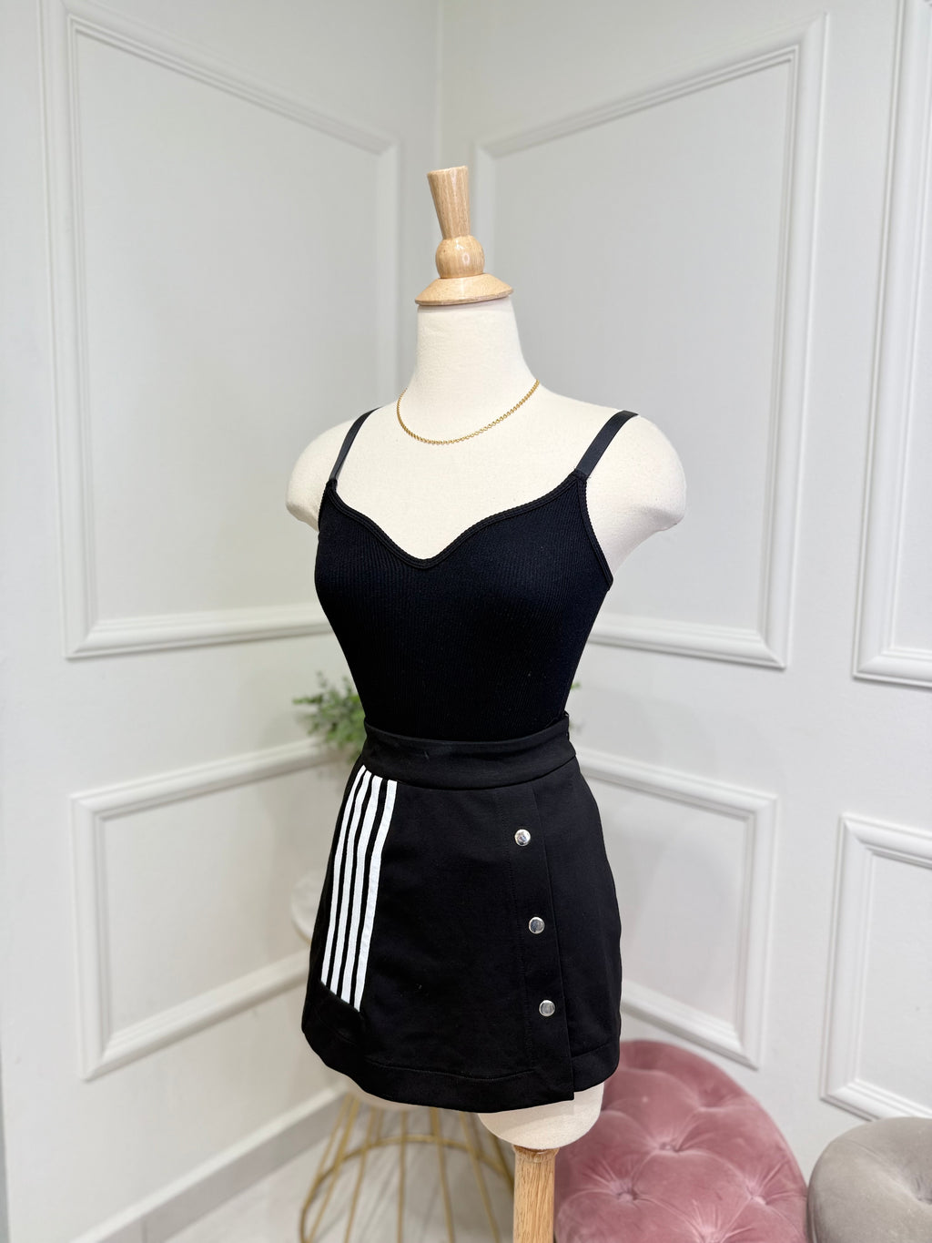 Black casual skort
