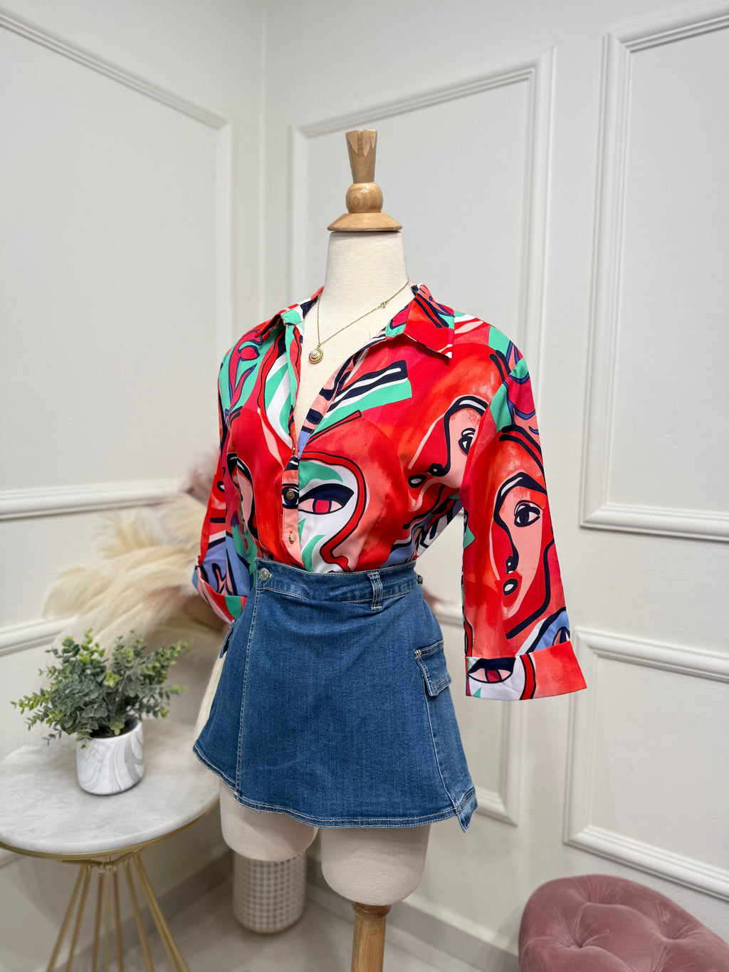 Red Face Blouse