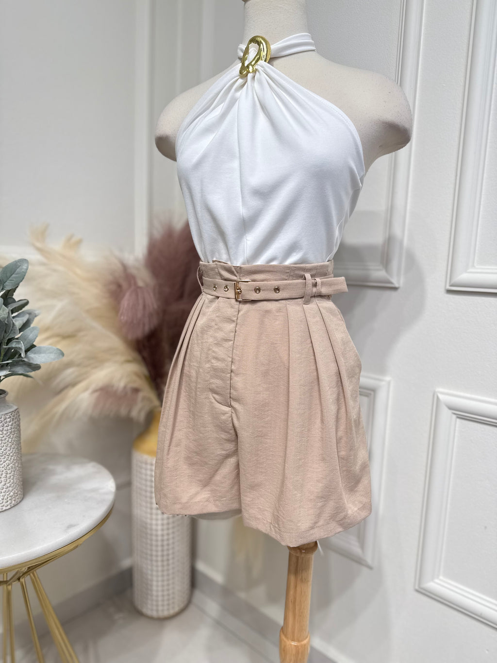 Cream Short