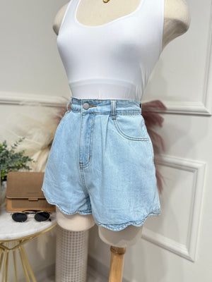 Scallop Short Pant