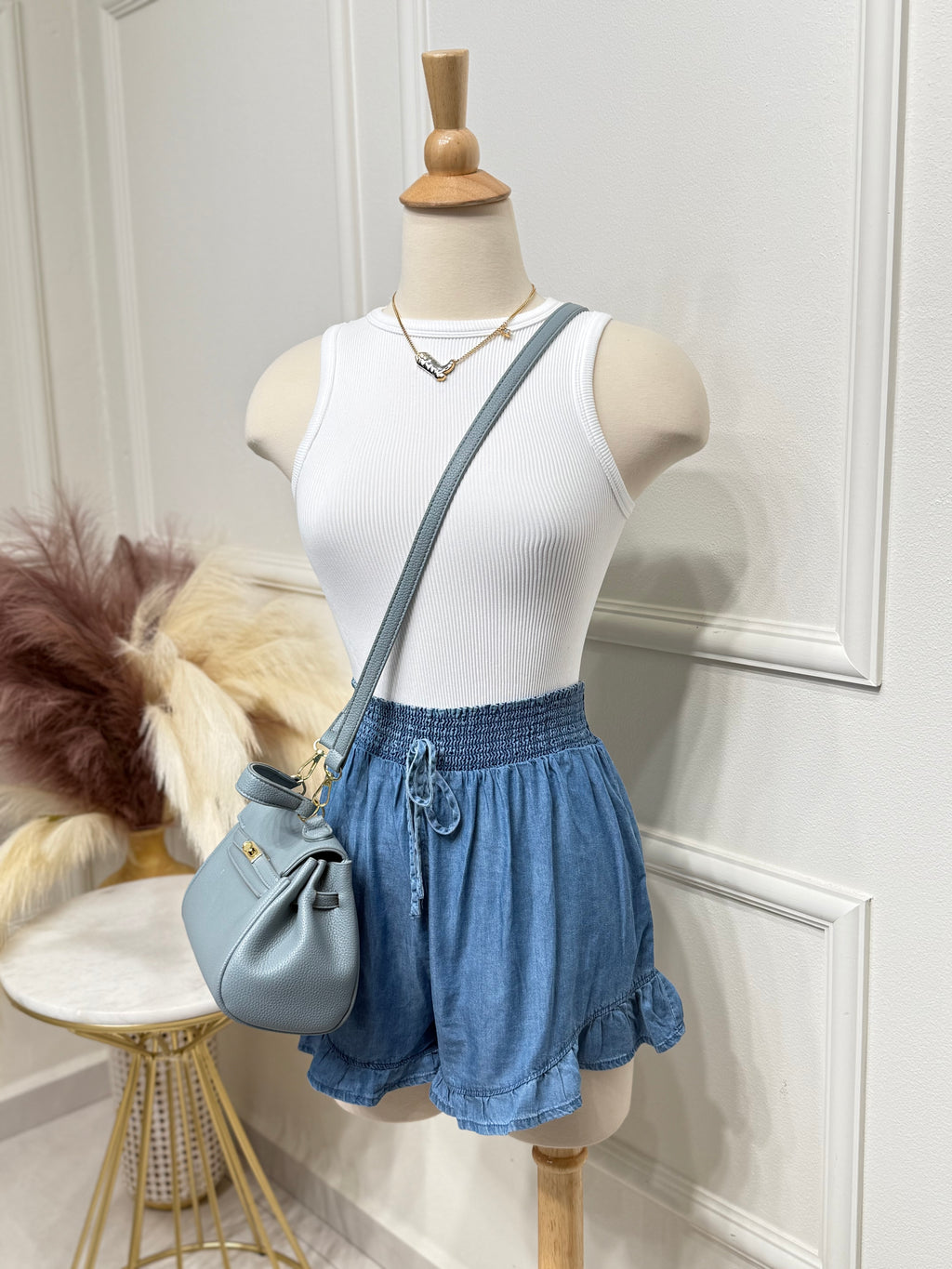Light denim short