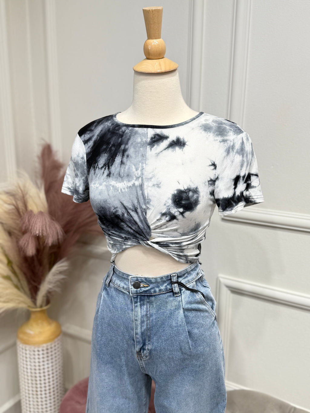 B&W tie dye top