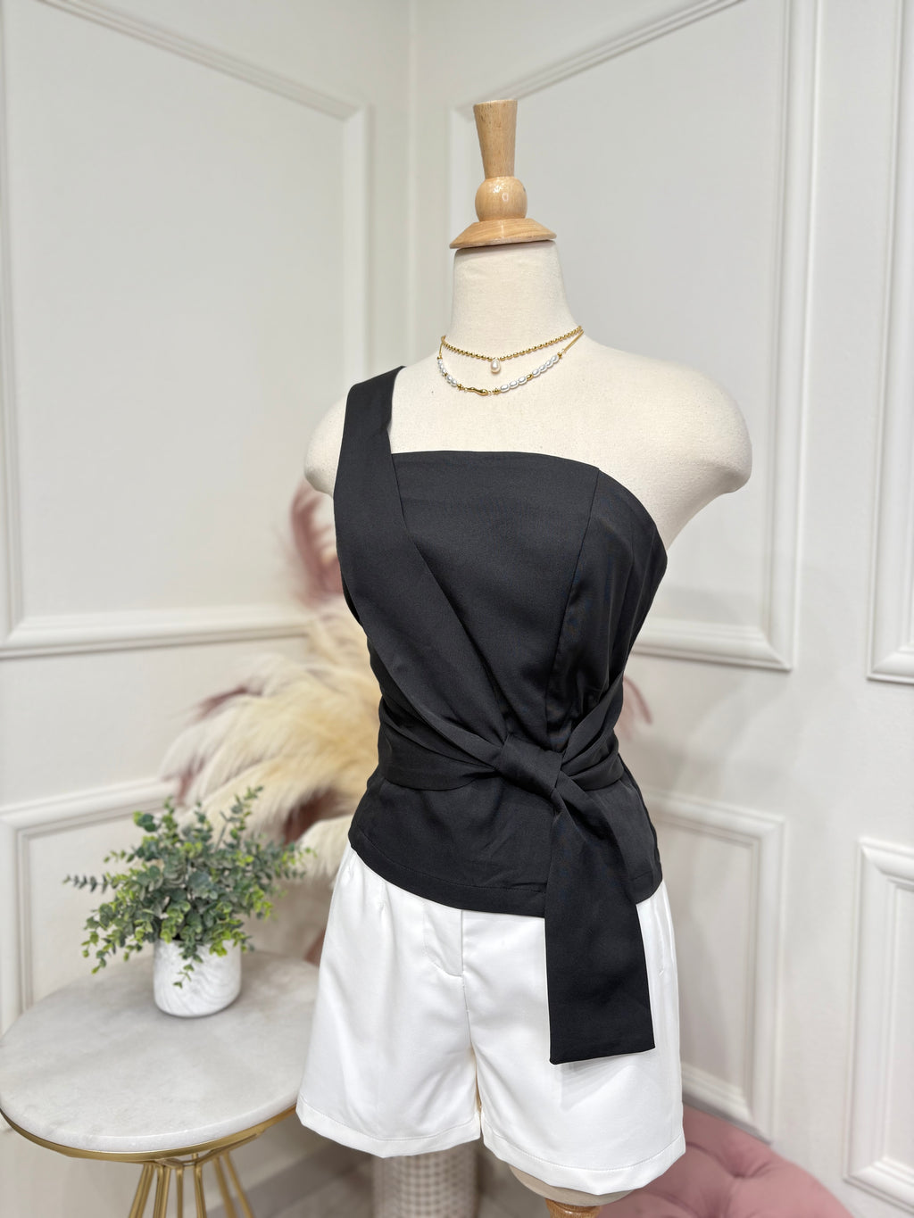 Elegant top