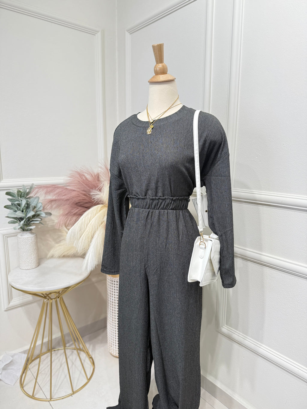 Grey set