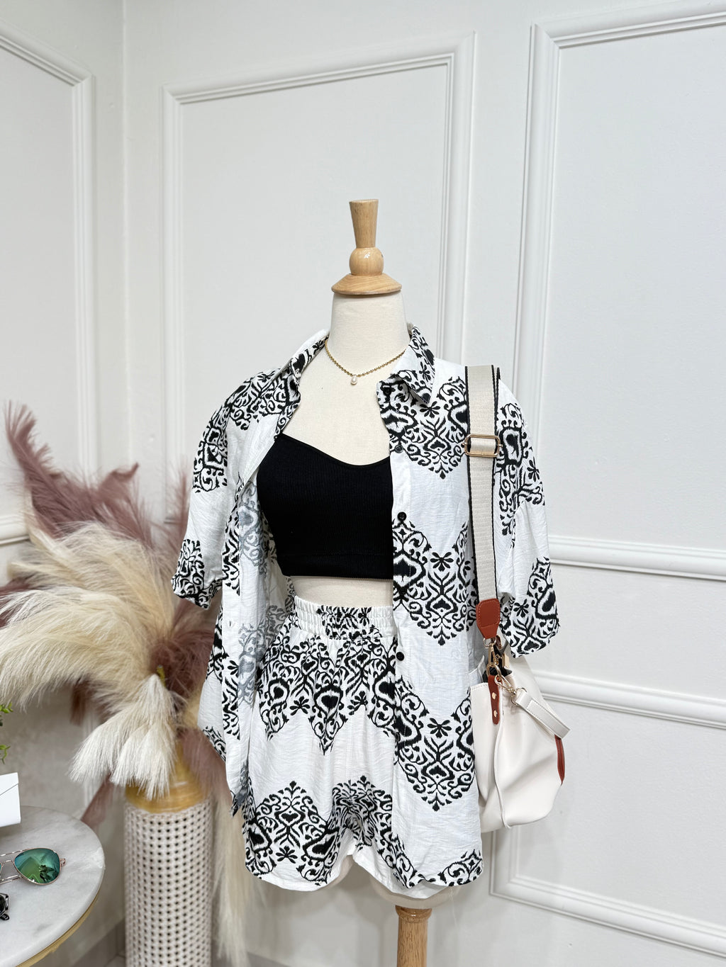 Black & White Set