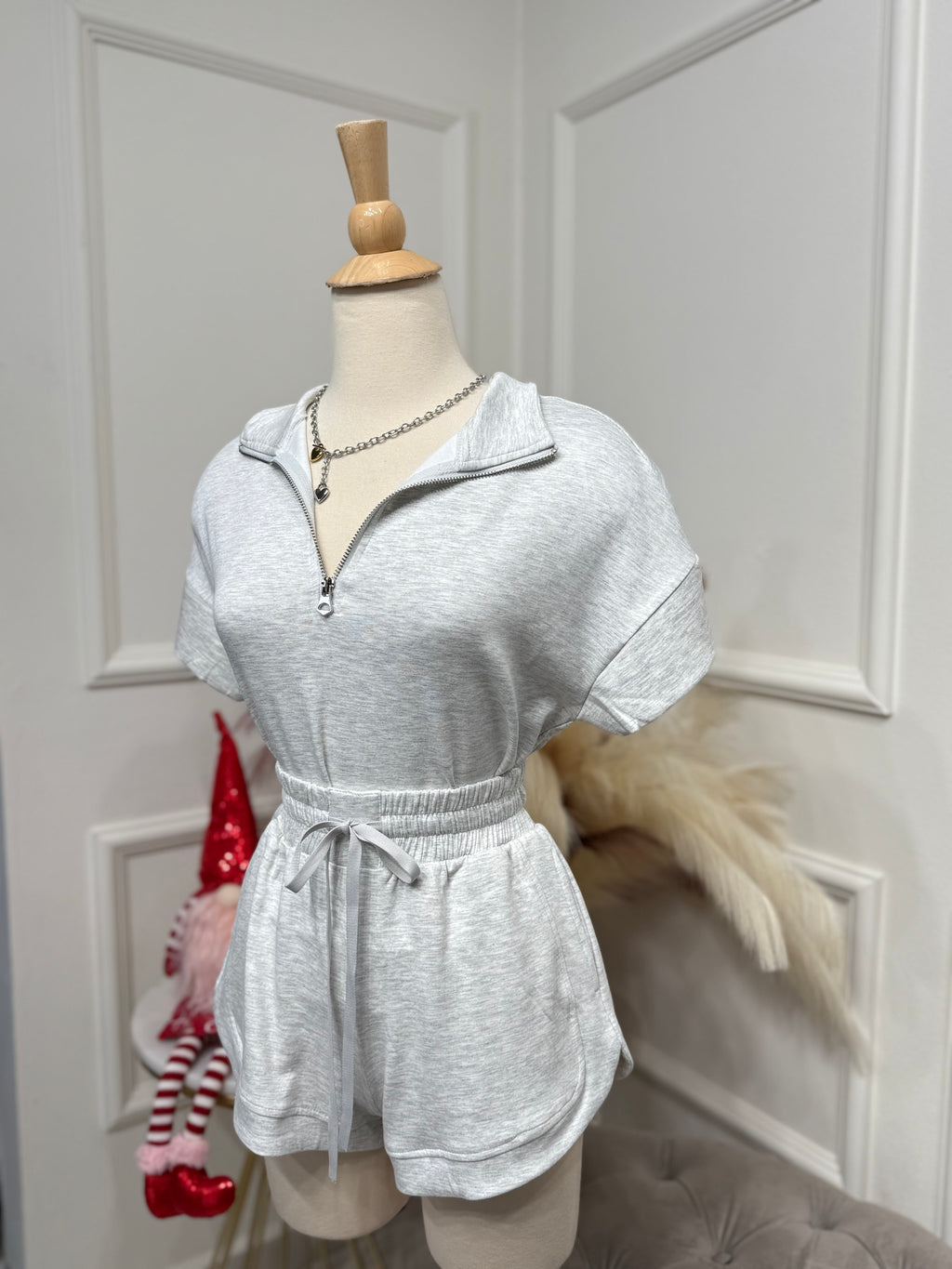 Grey set