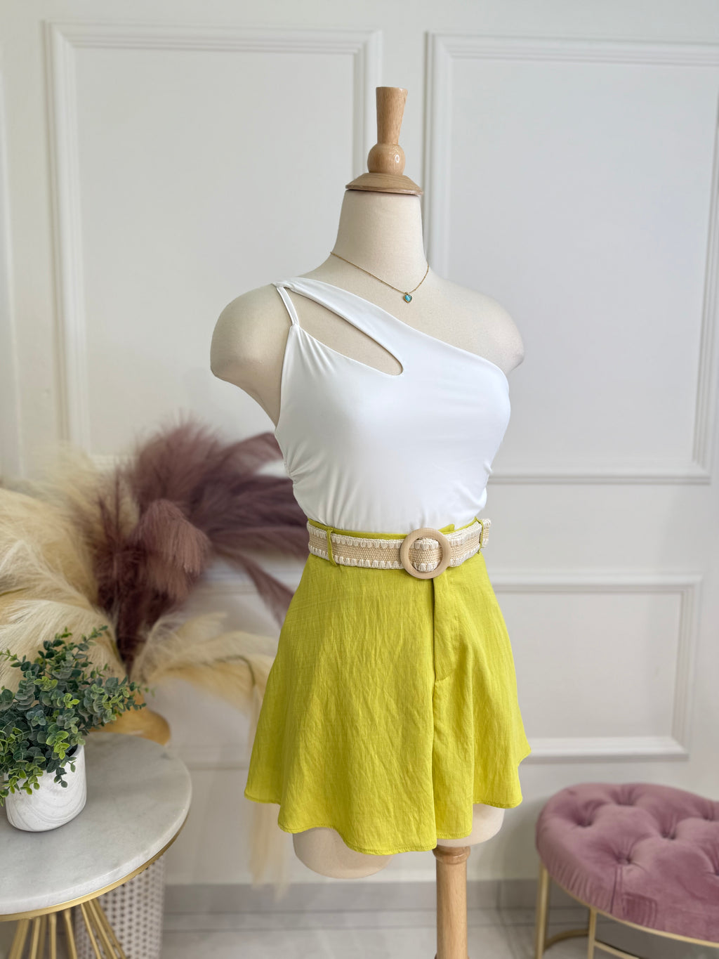 Olive short